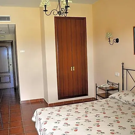 Szálloda Alonso De Monroy 3*
