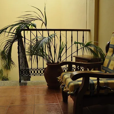 Hotell Alonso De Monroy