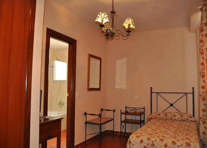 Hotel Alonso De Monroy